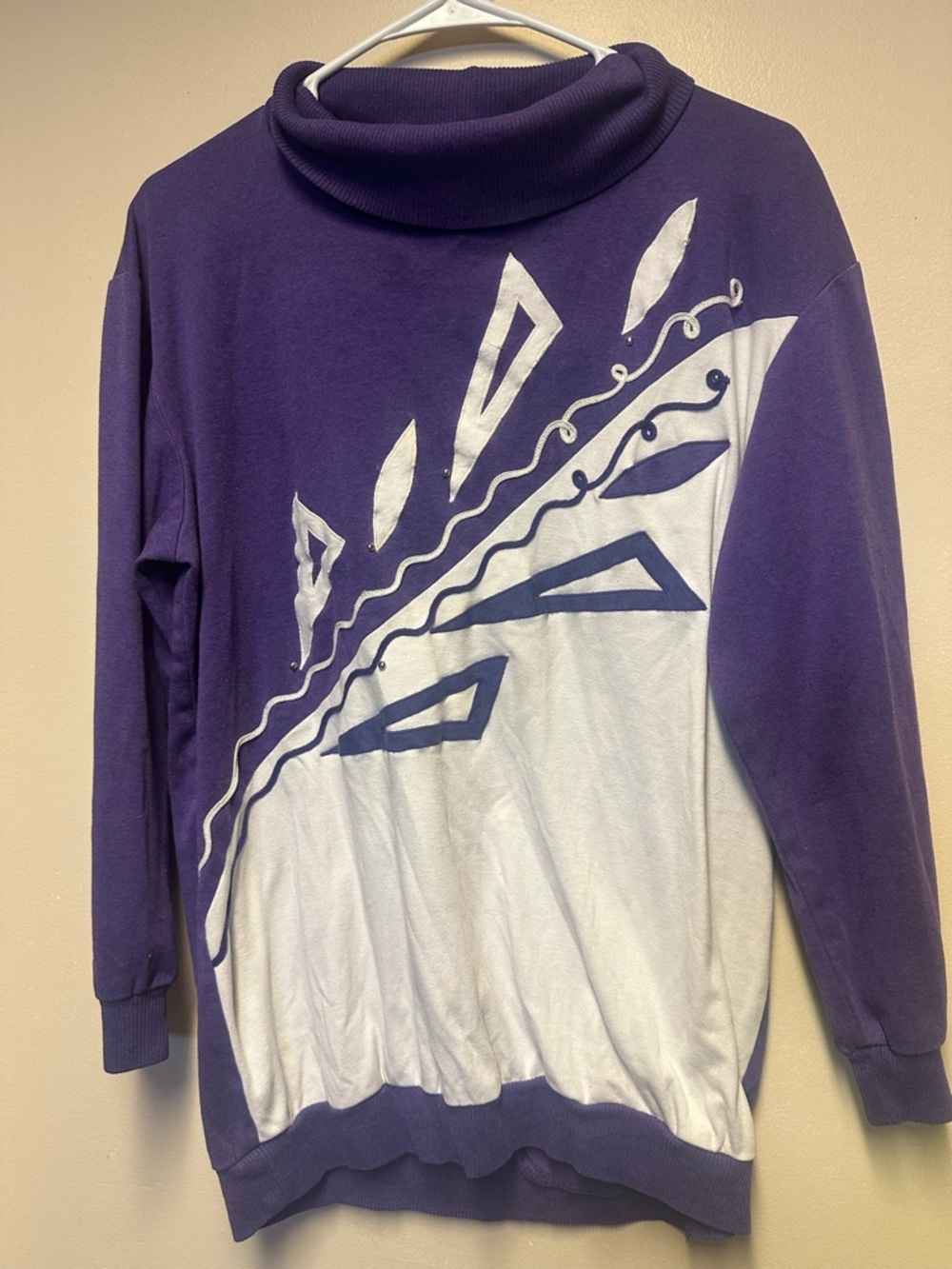 Vtg Purple and White Geometric Turtleneck Sweatshirt